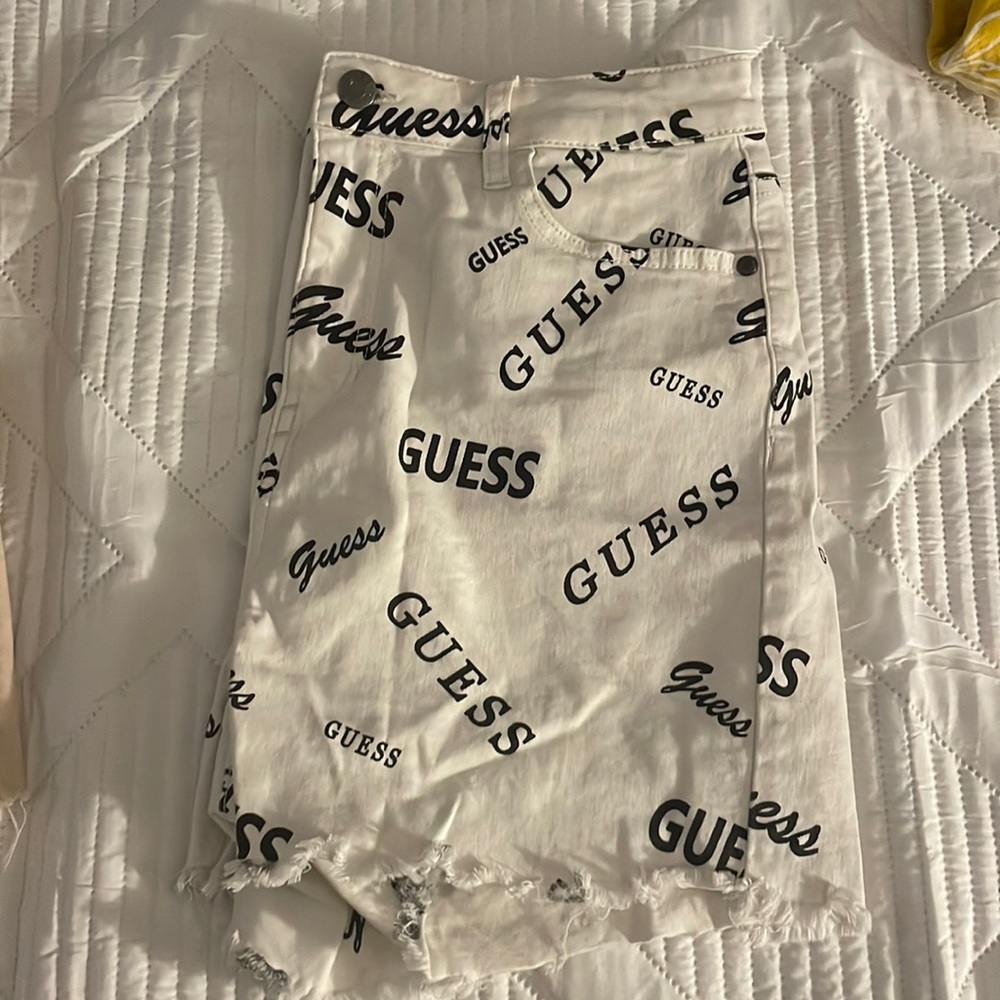 guess high waisted shorts(new w/o tags)
